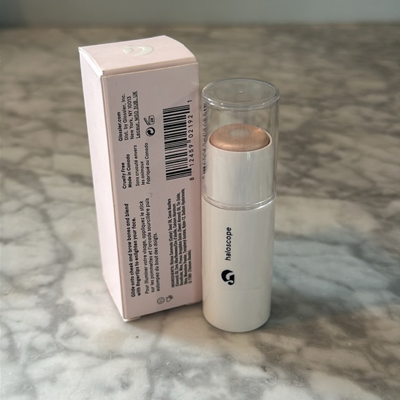 Glossier haloscope Dew Effect Highlighter in Moonstone - Picture 3 of 4
